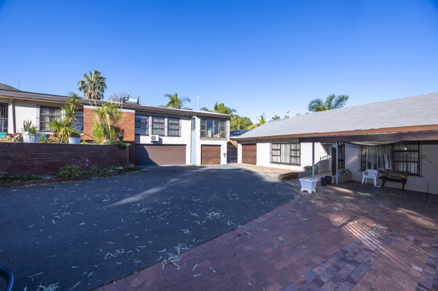 6 Bedroom Property for Sale in Plattekloof 1 Western Cape